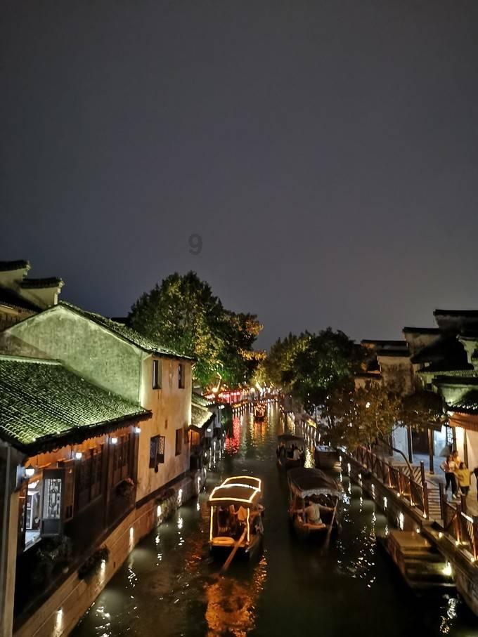 沙漠前行